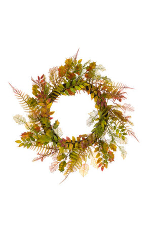 Suitable for outdoors, this autumn leaf wreath hasd got 5 different variety of autumnal looking leaves - a great autumn decoration for the front door!